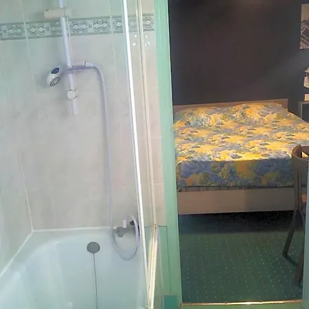 Proche Cherbourg L'eden A Hotel